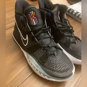 Kyrie 7 Brooklyn blacks